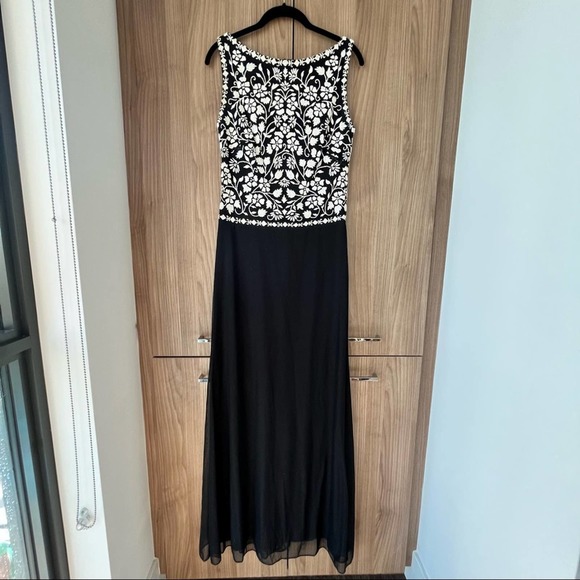 Tadashi Shoji Dresses & Skirts - T TADASHI Black & White Beaded Floral Applique Gown 90's